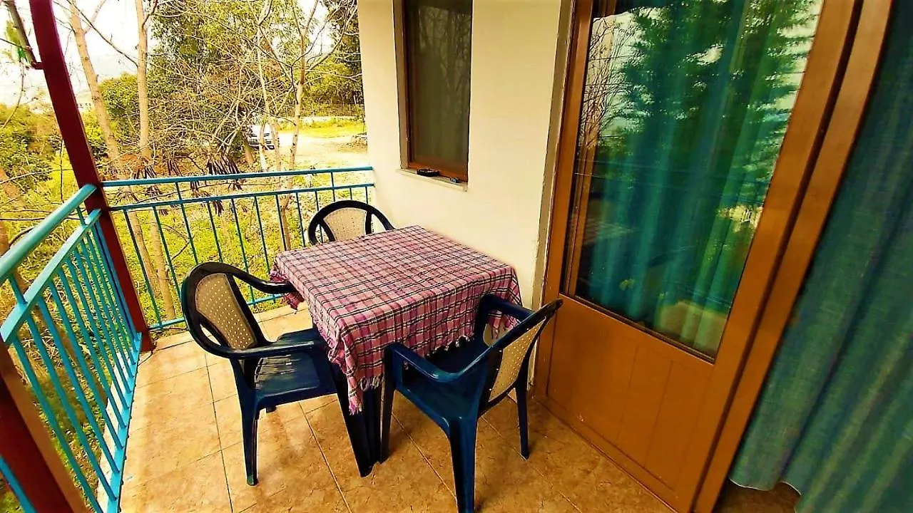 Ramo'S Cozy Beachside Haven With Panoramic Views - 1St Vlore Holiday home